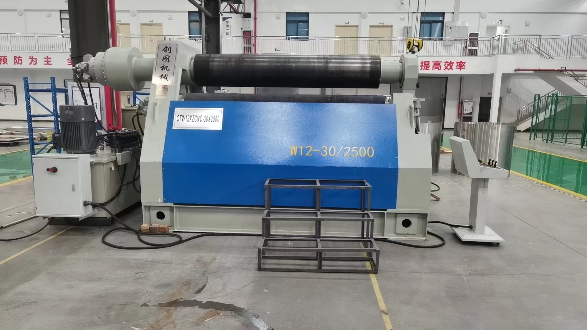 导致卷板机产生桶状变形的原因是什么?